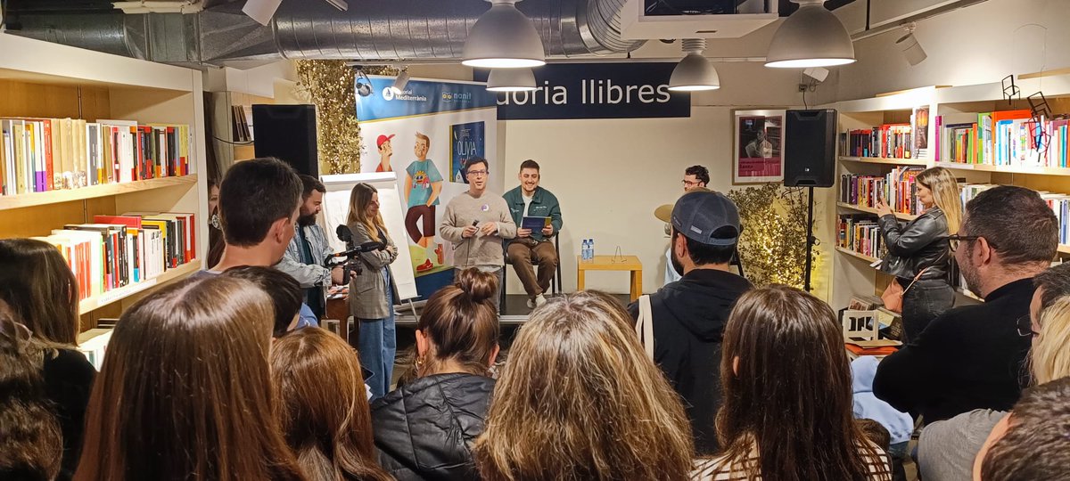 Dòria Llibres tweet media