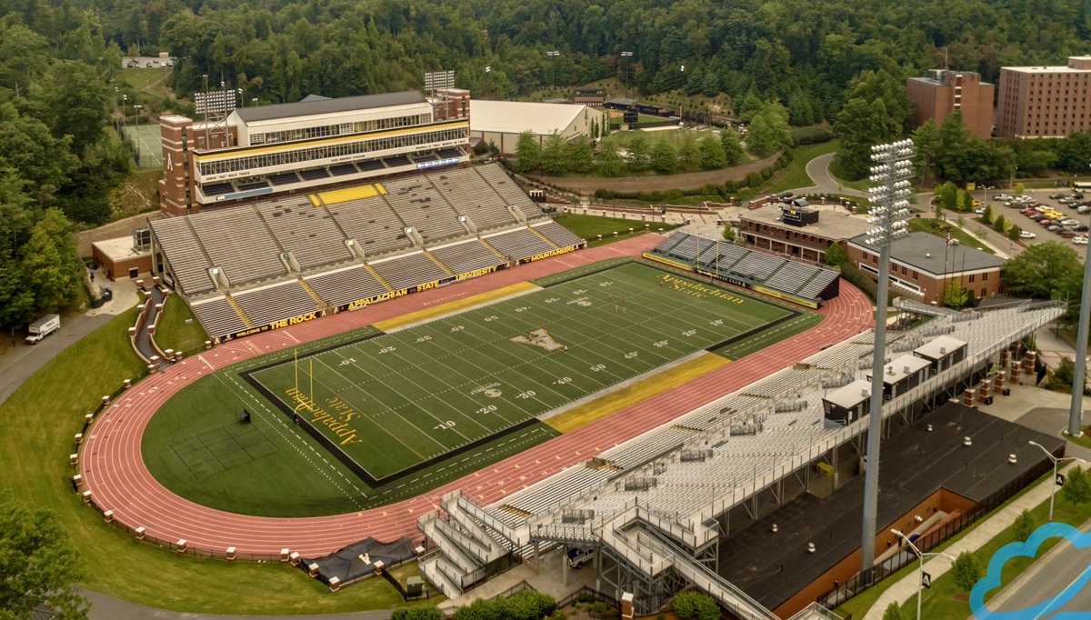 cfbcampustour tweet picture