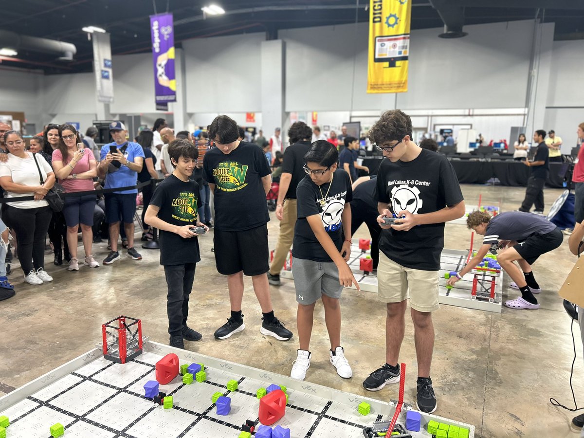 Thank you to the @MiamiLakesK8 Family for joining us in today’s @VEXRobotics Tournament @miamiyouthfair representing our brightest middle schools students @MDCPS and beyond. @MDCPSSTEAM @NestorEMarcia @Rivera9628 @kim_seitz @BNCEE_MDCPS @mperez_33