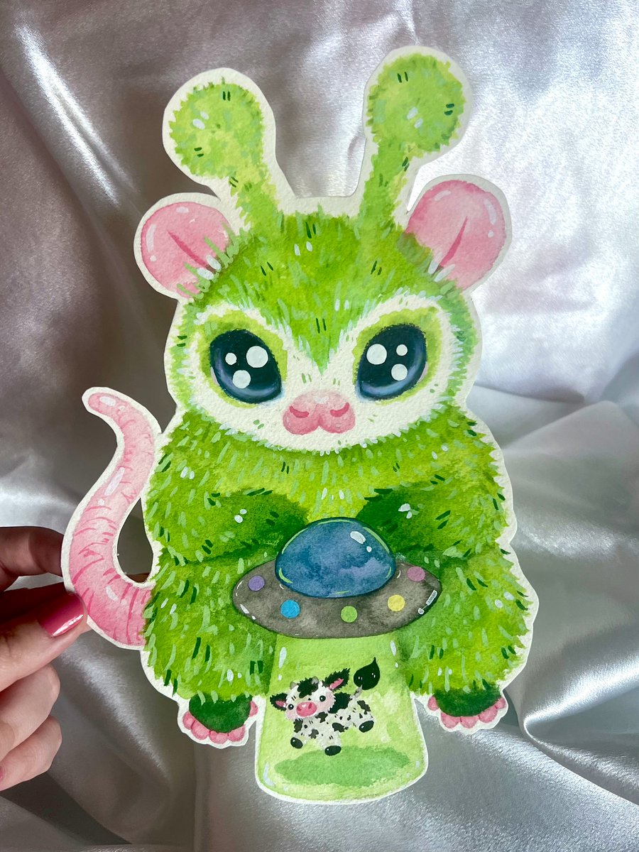 I made a big alien possum cutout :3 💚 I’m planning to have a little group of cutouts in my next update! 🐘💜💫
