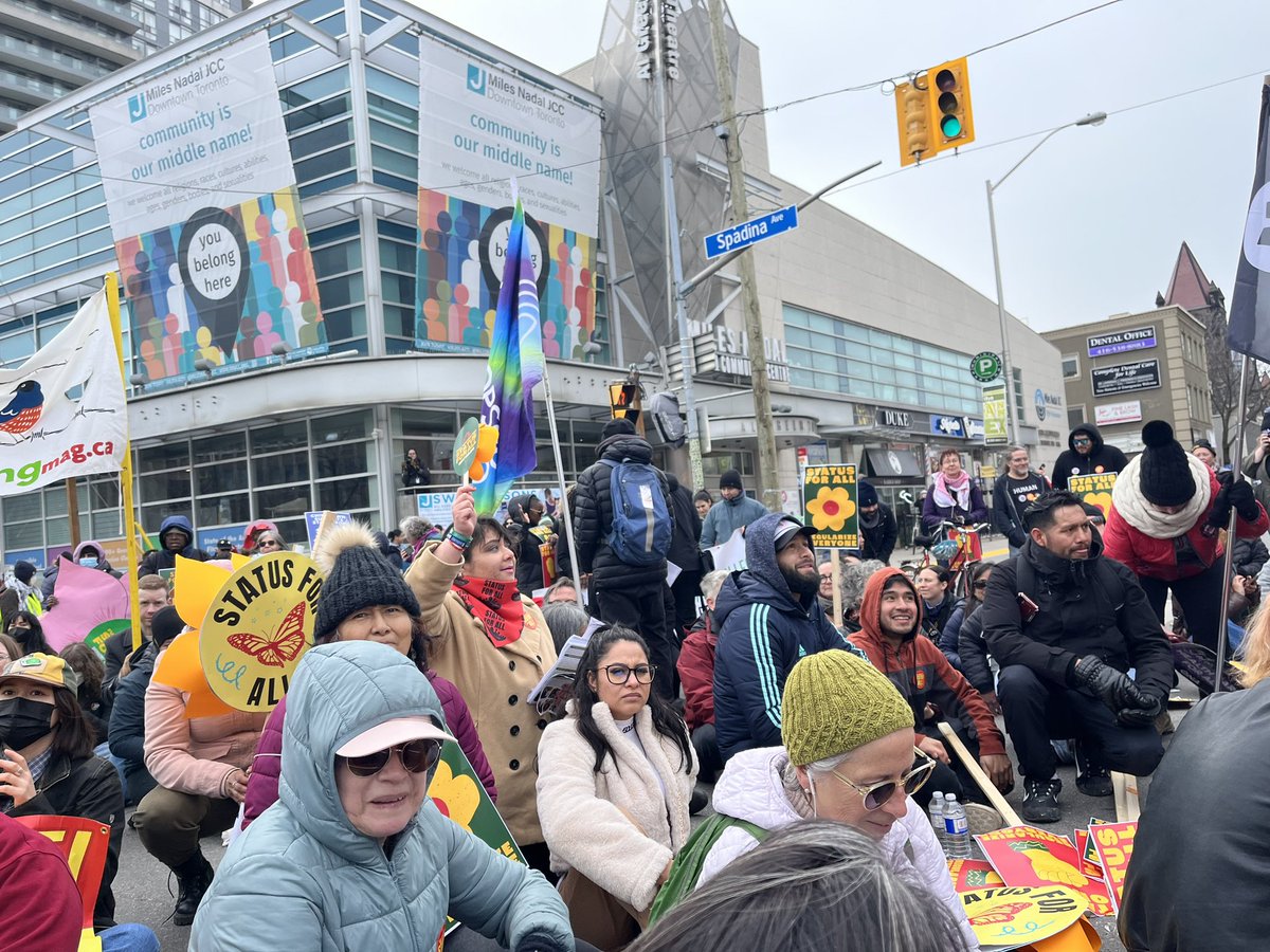 PFrache's tweet photo. “Unemployment and inflation are not caused by immigration! Resist it! Come off it! The enemy is profit!”
#StatusforAll #MigrantSpring https://t.co/iHH6ELeCxU