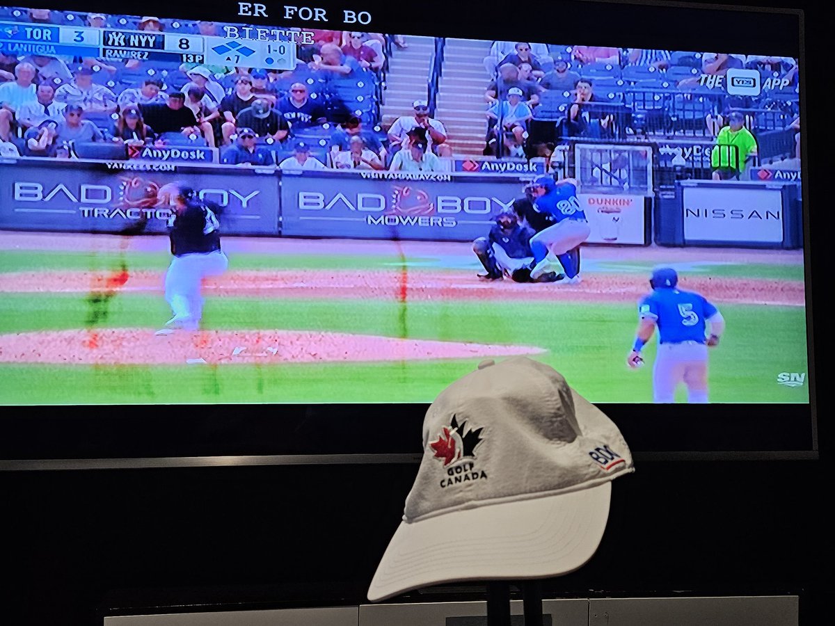 Get to Toronto Pearson Airport and hope to watch <a href="/THEPLAYERS/">THE PLAYERS</a> ⛳️but Blue Jays preseason baseball is on... 😂😂😂 ⛳️