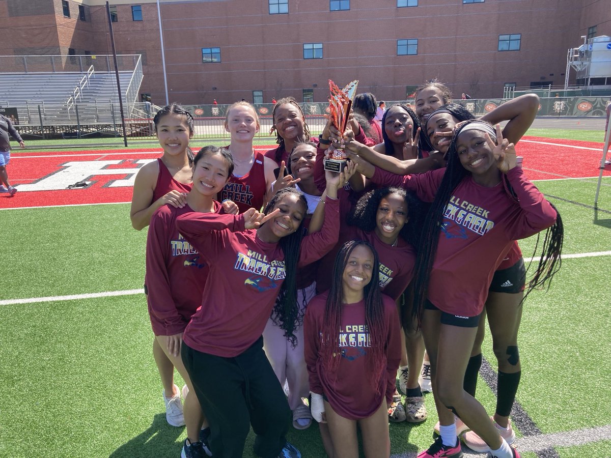 Congrats to our event winners! V Freeland-Pole Vault, Amarachi Chukwu-Long Jump, Adrianna Pelham-Triple Jump, Leilah Mathieu-Discus, Brynlee Keys-Shot Put, Mia Jackson-400, Asia Chance, Karrene Howard, A Pelham, M Jackson-4x200 and Ayla Husby, K Howard, M Jackson, Khary Tremble.