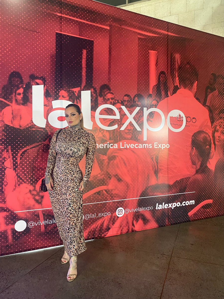 FernandaSG1's tweet photo. @maleficarumdoll Me pasó en Cali, con la diferencia de que el body era HASTA ABAJO 😛
No me arrepiento de nada 🥹 https://t.co/KqwjgheQZj