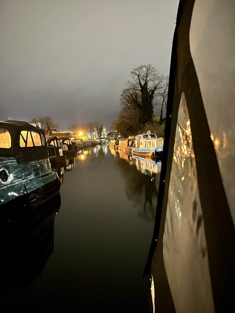 Evening along the canal, the water guided by the soft glow of lights. ✨ #CanalMagic #CanalNights