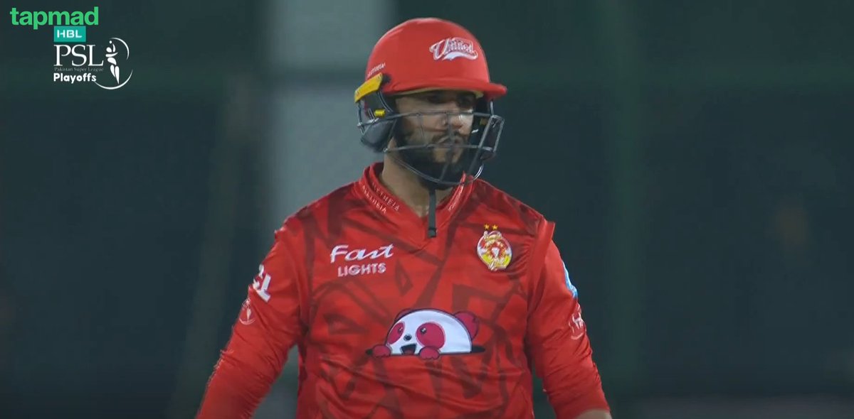 iamleo825's tweet photo. 50 FOR IMAD WASIM IN A MUST-WIN MATCH! HE STEPS UP FOR HIS TEAM ONCE AGAIN. BIG-MATCH PLAYER ❤️❤️❤️ 

#HBLPSL9 #tapmad #HojaoAdFree https://t.co/TlFLkz2vDB