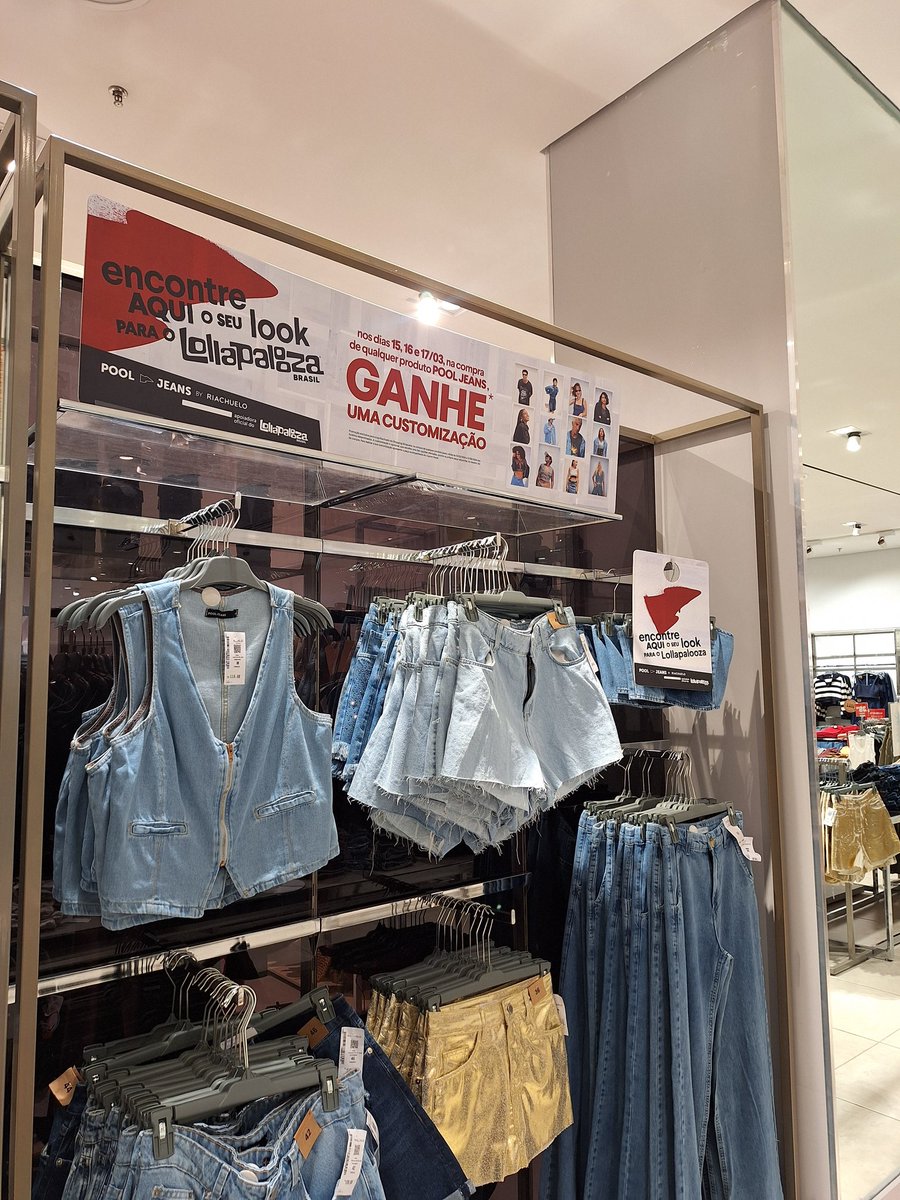 sitejaredletobr's tweet photo. 🔥 Nossa equipe veio conferir a ação promocional da @Riachuelo aqui no Shopping Ibirapuera. Apresentando a pulseira do Lolla, na compra da nova coleção, ganhe 10% de desconto + personalização grátis. Corre que só vai até 17/03 das 10h às 22h. #RiachuNoLollaBR #PoolJeans #parceria https://t.co/cVNDhjptCM