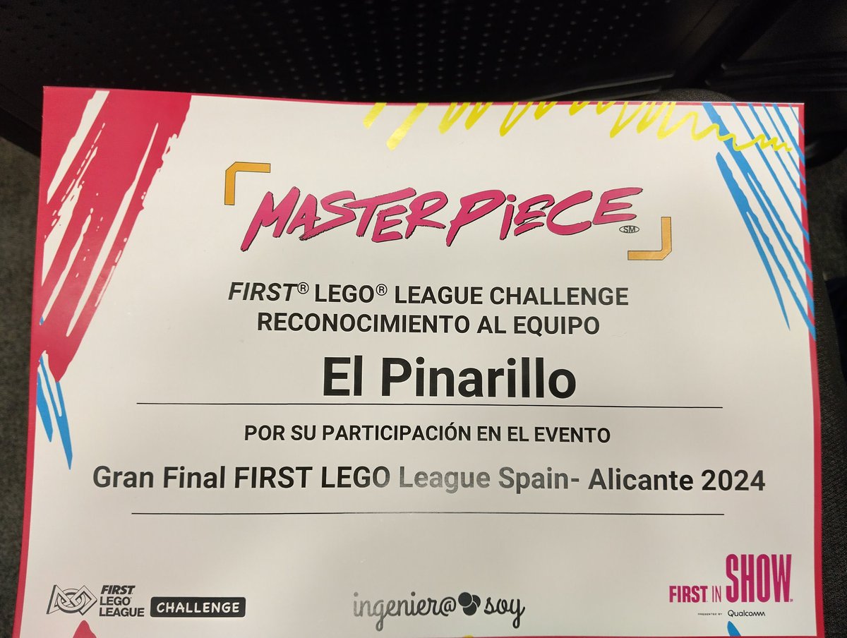maiteroes's tweet photo. Gran trabajo del representante de @educacyl el equipo "El Pinarillo" del @IesPinarOficial de Valladolid en #FLLSpainGranfinal de @FLL_Spain organizado por @IngenieraSoy #FLL #FLLSpain #FirstLegoLeague. Aquí os dejo su web: https://t.co/MoKwsLqosm ¡¡Enhorabuena a ese “equipazo”!!! https://t.co/f8EWHgnGwy