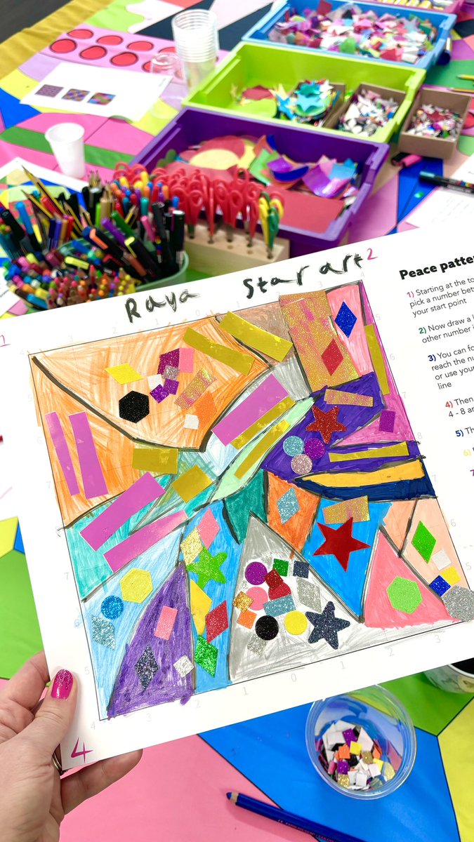 Another epic creative day today in Stockbridge Village 😍 We were lucky enough to spend the day with the talented Rangers club 🩷 They kindly took time away from their important outdoor activities to create with us. This is Rayas beautiful abstract creation 🩷 @ourheartofglass 🎨