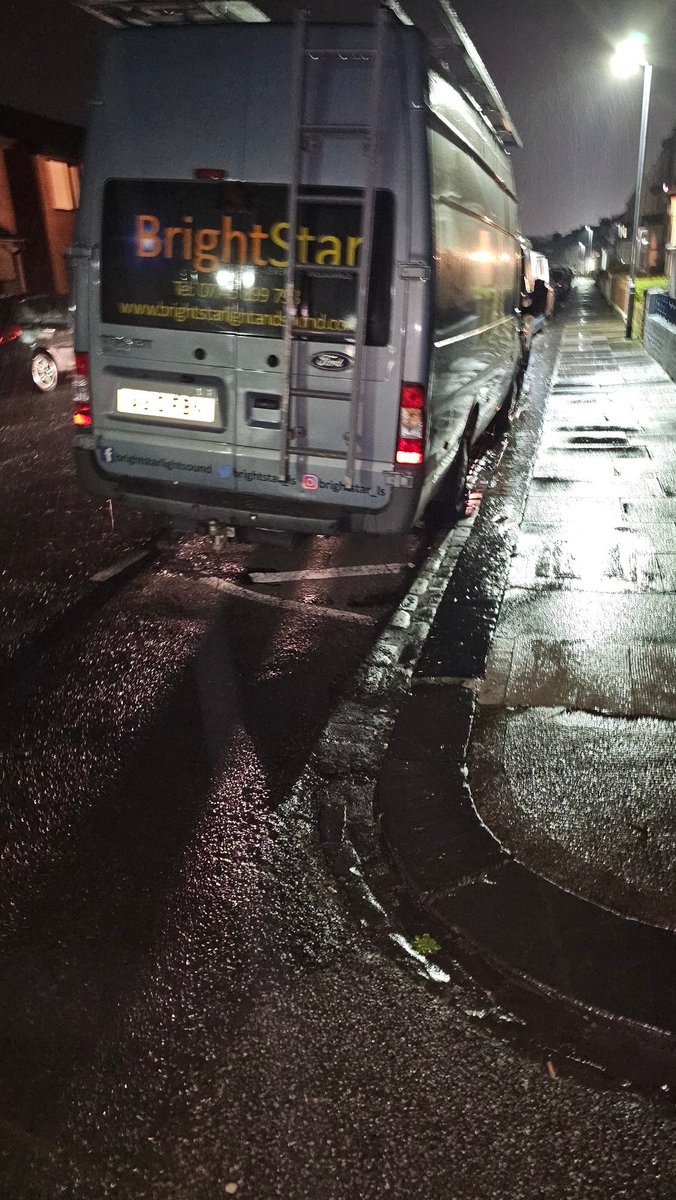 gent_sinner's tweet photo. Van parked very close the junction of Stanley St and Wellington St Blyth. Blocks vision of anyone entering Stanley St from Wellington St
@northumbriapol @BlythTC https://t.co/w9KBifsAkt