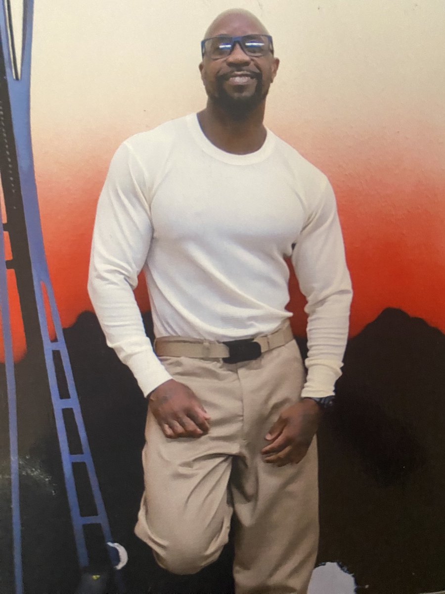 #kingvic #newpic #incarceratedartist #handsomeblackmen #bodybuilding #incarceratedauthor #changednarrative #changedman #rehabilitated #prisongifted #focusedinmate