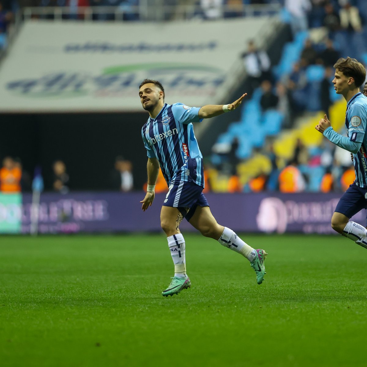 MS | Adana Demirspor 4-1 Sivasspor

⚽13' Youcef Atal
⚽51' Fode Koita
⚽54' Yusuf Sarı
⚽65' Nani
⚽83' Emre Akbaba
🟥85' Youcef Atal

#ADSvSVS