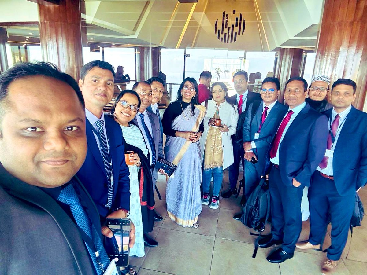 Again a delightful interaction on 🇮🇳 🇧🇩 #SDGs & #MultidimensionalPoverty in the 🏔️of #Mussoorie at @LBSNAA_Official @NCGG_GoI with bureaucrats from #Bangladesh! So much of experience sharing across borders in our #Bengali made me feel like I was with family !! @ophi_oxford #MPI