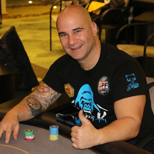 pokerius's tweet photo. 📡#PokeriusLive
@Beyond_Poker Beyond Poker - Main Event - Día 2 en @granmadrid_com

🃏 Seguimiento 7 jugadores 📈AVG 560K

🦍@NandoPICAcho 1M
🦍@airmou23 700K
🦍@DaniRueda10 400K
🦍@dmcarmona 225K
🦍@santiag63423309 200K
🦍...

Más en https://t.co/PsuzAg8OEj https://t.co/4C38GorbTa