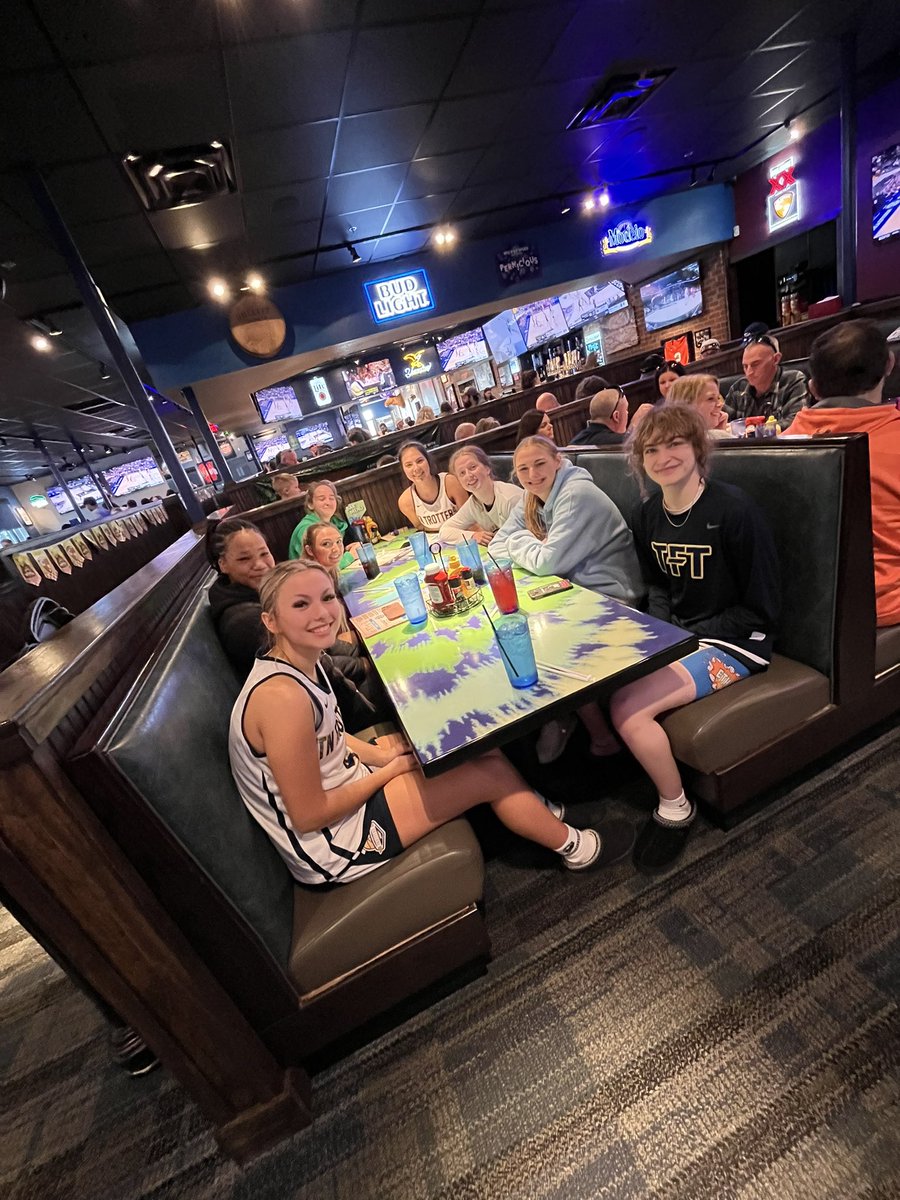 orjohnsons's tweet photo. Enjoying our new team!  Introvert Approved!  @jennajohnson_24 @amberd_howard @CoachHeifner @coachjwhite13 https://t.co/tybXrkPDFa