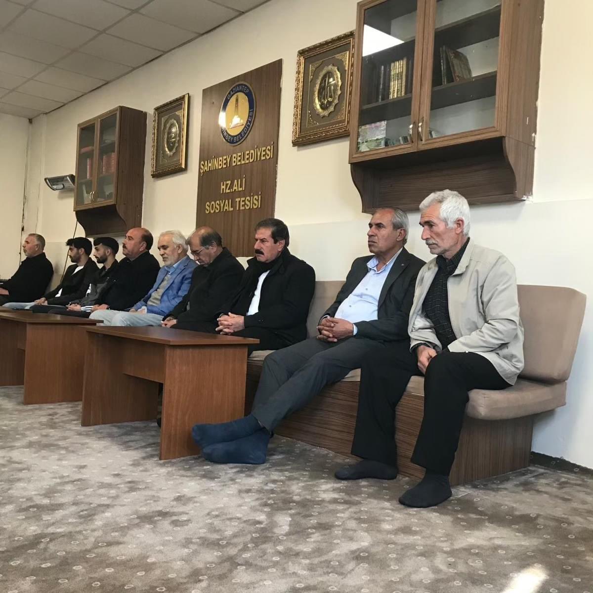 Ak Parti Suruç İlçe teşkilatımız  ile birlikte Yatırtepe (Mızarı Dınan) dan Demirtekin,Ağırtaş (Cerdo) dan Bulut ve Kesmecik (Kesme i elusa)dan Yıldız ailelerin taziyelerine katıldık.