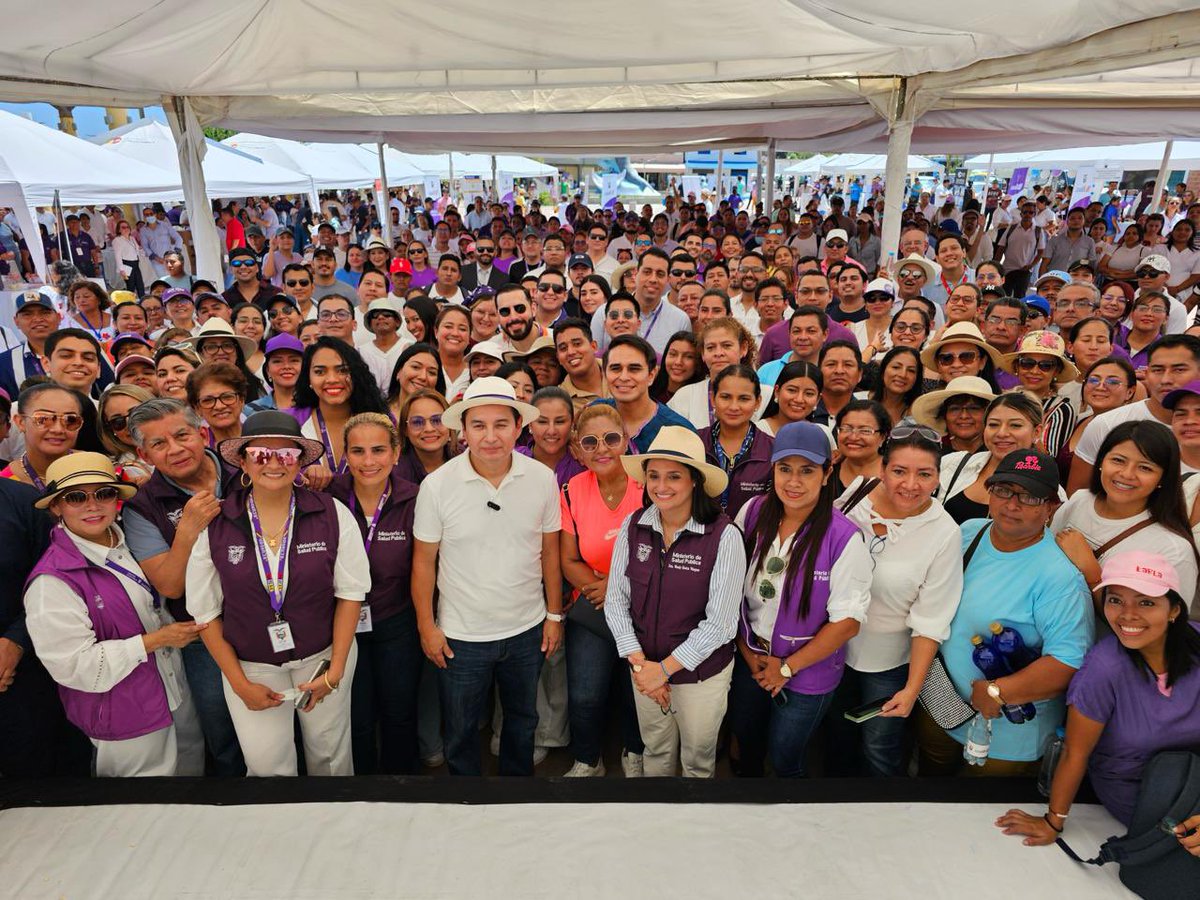 Salud_Ec's tweet image. #SantaElena | Socializamos nuestros servicios en la Feria de Salud de Ballenita

El ministro de @Salud_Ec, @DrFEncaladaC, participa en la actividad, en la que, junto a @Arcsa_Ec, @conadisecu, @Acess_Ec, @IndotEcuador e @INSPI_ECUADOR informamos sobre nuestra misión institucional.