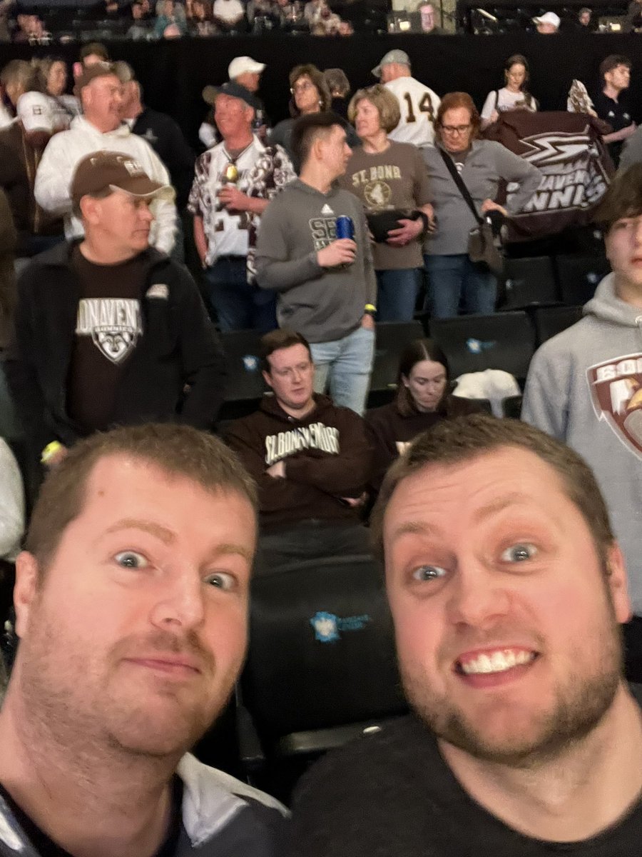 PJStevens10's tweet photo. Just 2 UMass fans amidst a sea of Bonnies. Ask us anything https://t.co/qOcG4LbNyC