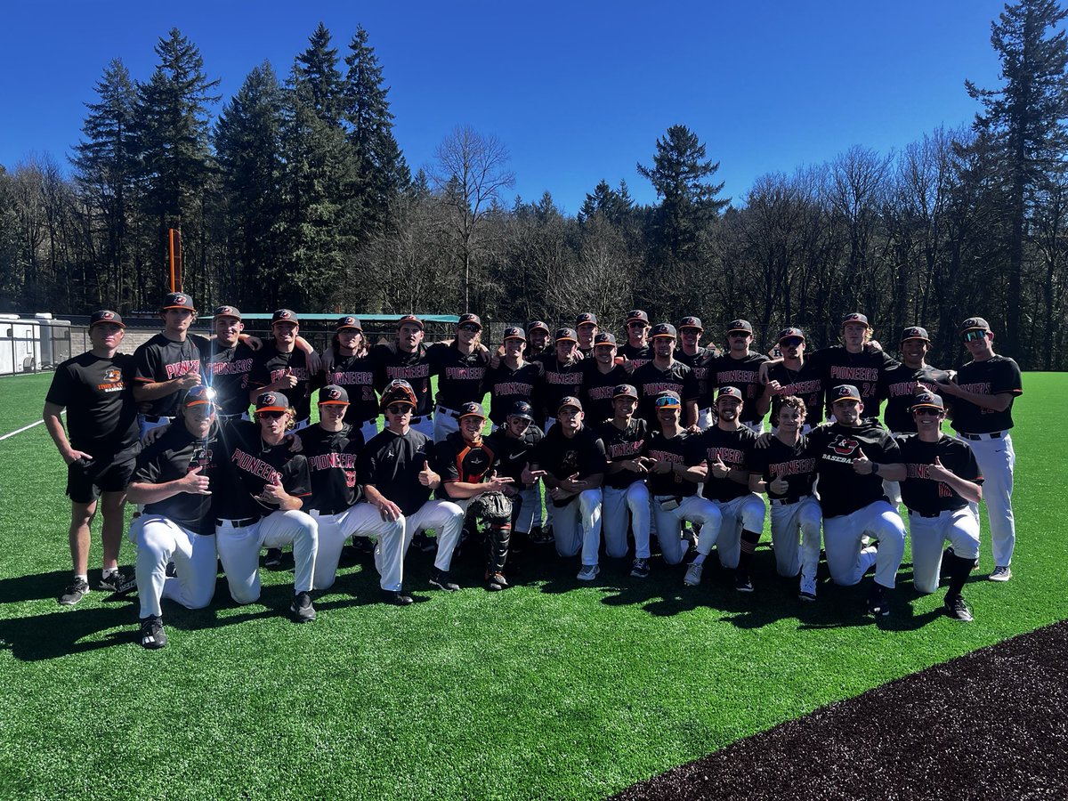 Broschard picked a great time for his first career hit with a 2-run insurance💣, and Kerr and Shimabukuro took care of the rest on the mound! 5-1 Good Guys!  #RollPios