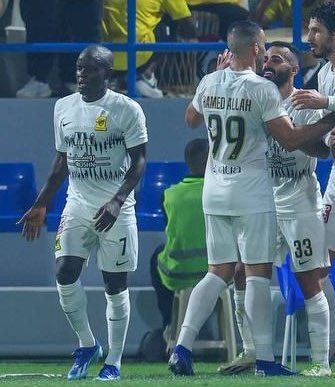 3bood1927's tweet photo. الأكثر مُساهمة مع #الاتحاد بجميع البطولات
الرسمية بـ الموسم الحالي 23/2024 🟡⚫️

🇲🇦 عبدالرزاق حمدالله (27)
🇫🇷 كريم بنزيما (19)
🇧🇷 إيغور كورنادو (12) 
🇧🇷 رومارينهو دا سيلفا (11)
🇫🇷 نغولو كانتي (10)

🔺 حمدالله يُواصل إبتعاده — عن الجميـع
🔺 كانتي يُصبح خامس لاعب يساهم بـ+10 https://t.co/Oxt7FMJCLP