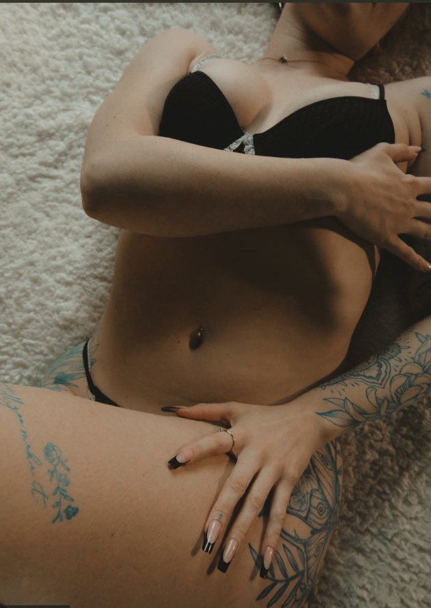 justjjolene's tweet photo. I just want you to feel something https://t.co/2JiND56BfP