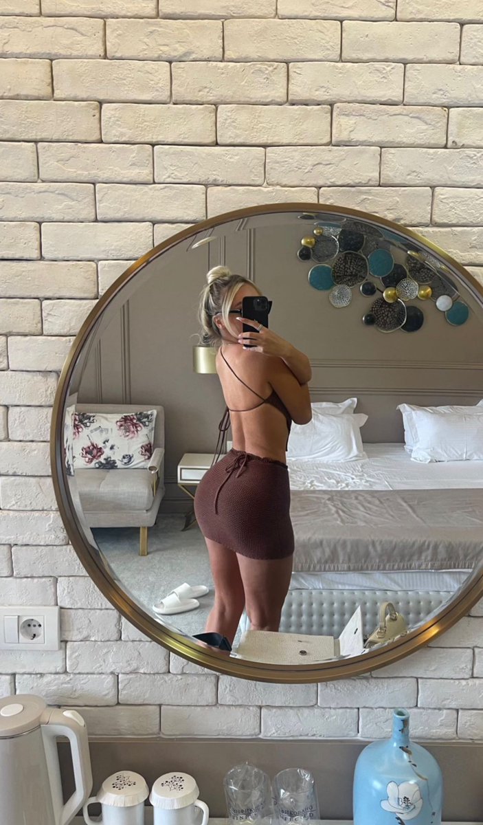 Bald bin ich wieder im Urlaub 😍 aber davor müssen paar Toilette sklaven mir mein arschloch sauber lecken 😘

#losers #worship #Anbetung #assworship #ass #Socken #crush #cuckold #loserspay #german #göttin #herrin #anbeten #teen #findom #femdom #teensocks #socken