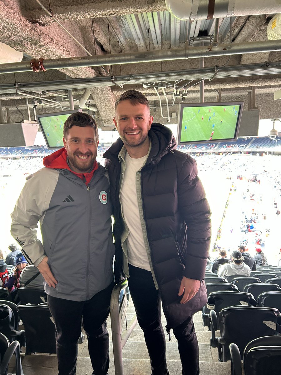 Dean Arrow (@pingudean) on Twitter photo Forget Messi, Leonel Massey made it to Soldier Field first!! #JumpUpAndDownIfYaLoveTheTown <a href="/DaneMassey3/">Dane Massey</a> Forget Messi, Leonel Massey made it to Soldier Field first!! #JumpUpAndDownIfYaLoveTheTown <a href="/DaneMassey3/">Dane Massey</a>