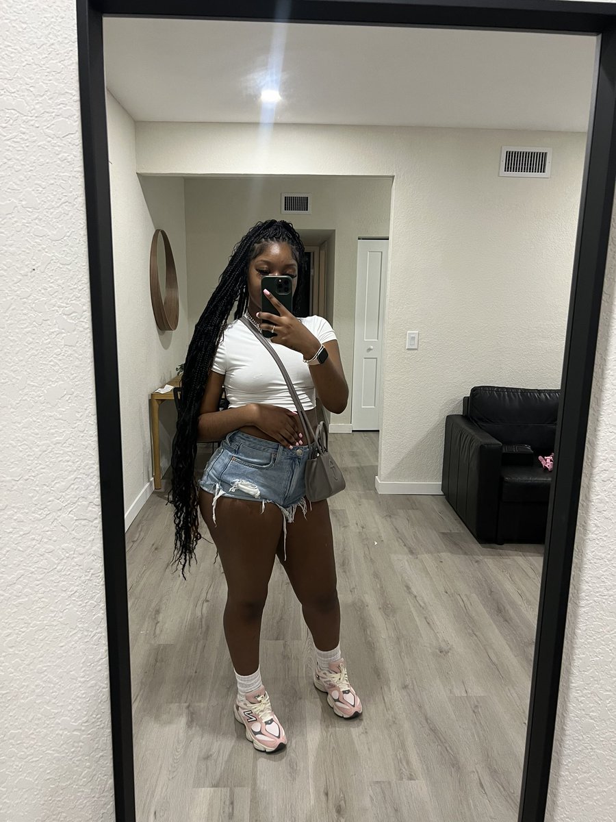 3bbiiii's tweet photo. i cant wait to do a big dumpppp😂😍 https://t.co/S93rY72T95