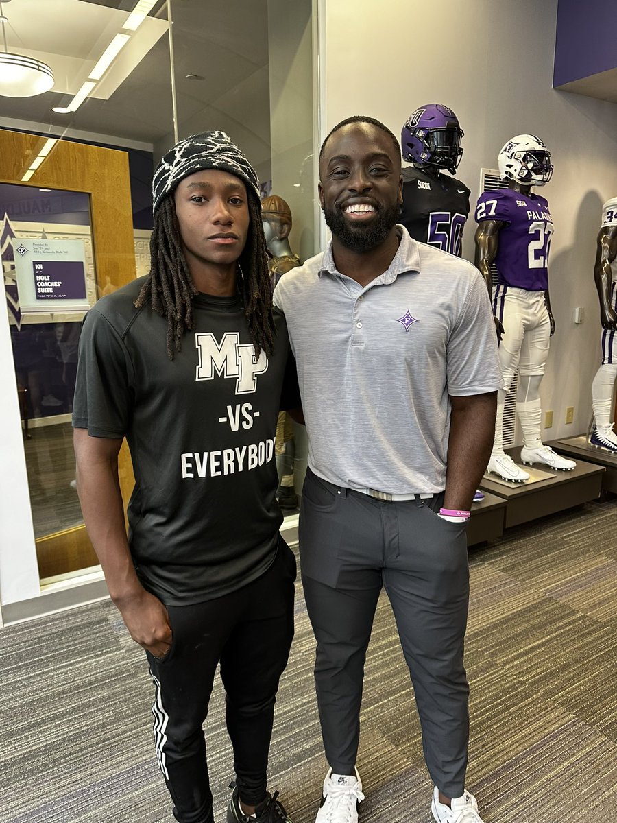 Had a great time with coach @ToughOn at Furman University today!! @myersparkfball @coachjames29 @captain_41 @PaladinFootball @SC_DBGROUP @JibrilleFewell @HighSchoolBlitz @PrepRedzoneNC @FN1C_ @FurmanU