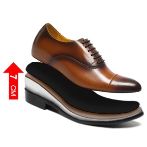 light_and_lit's tweet image. It’s the Trump posture. From lifts in shoes.👞 🤭 #FactCheckThat