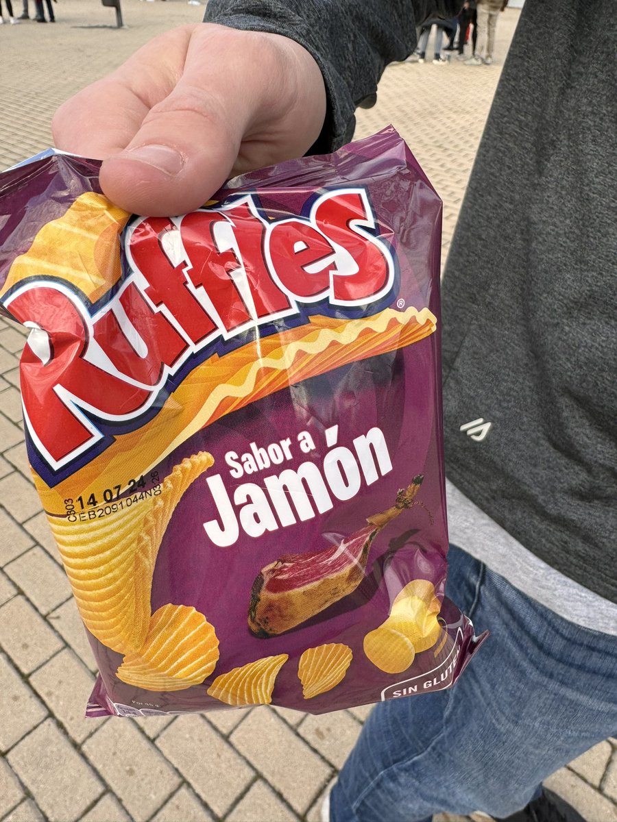 Good time at Getafe vs. Girona. And some ham flavored chips to top it all off. #estefutbolpapa