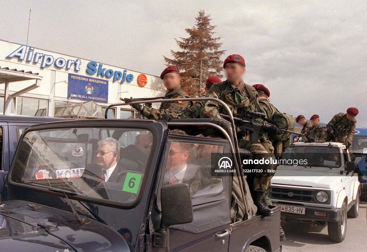 Türk Özel Kuvvetler Komutanlığı personeli Makedonya'da koruma görevi icra ederken, 1999.