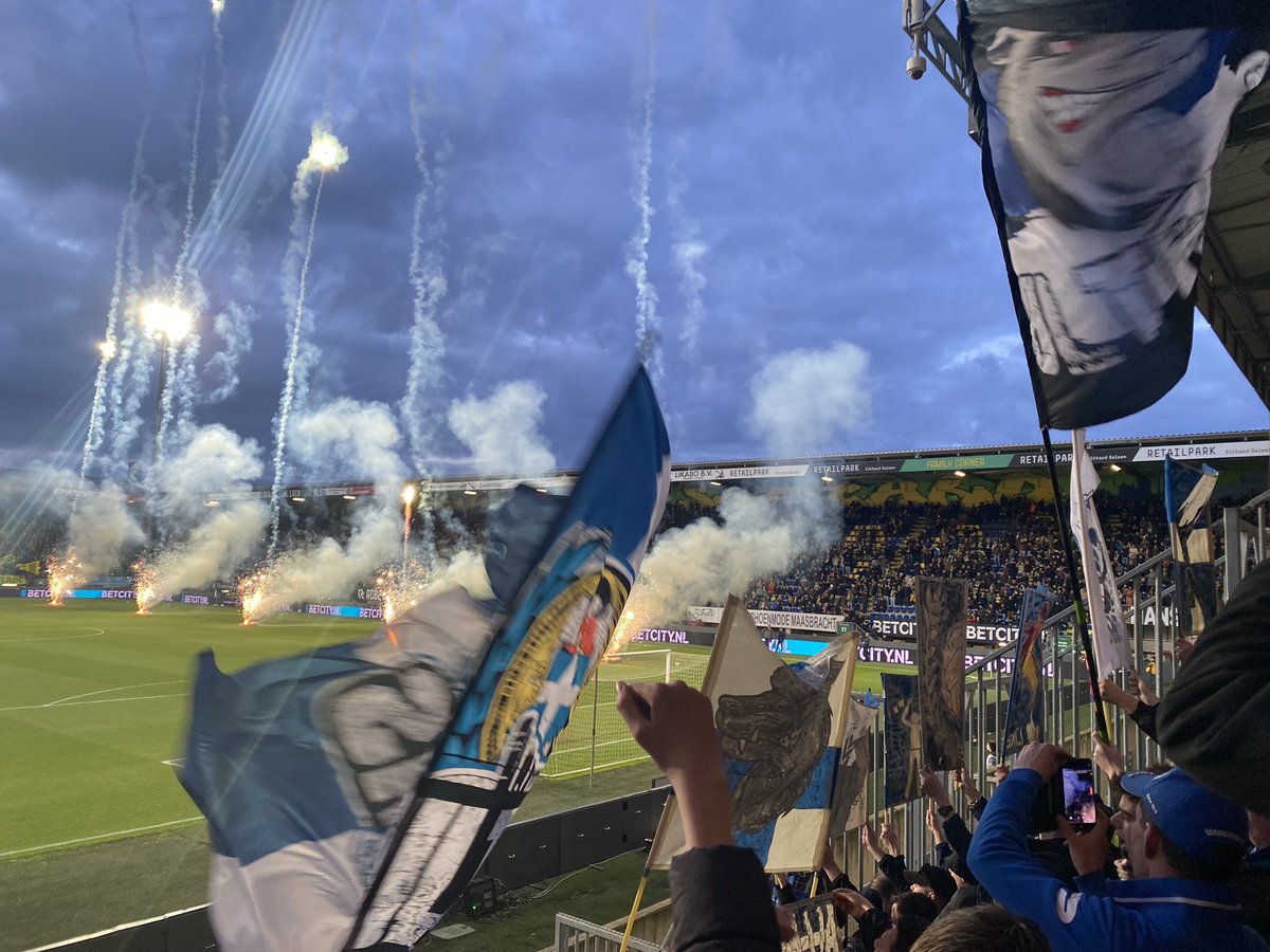 estebandentoom's tweet image. De VAR heeft het weer mooi voor elkaar😍😍😍😍😍

Ongelofelijk…

Wel terecht verloren hoor, laat daar geen misverstand over zijn… #forpec