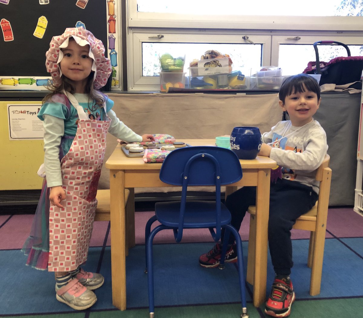 MissSharonCohen's tweet photo. The bakery and bears for B week🎂🧸.  @Dr_BethHoffman #Thehopewellway, #HESPeech https://t.co/86HaOD7Ksx