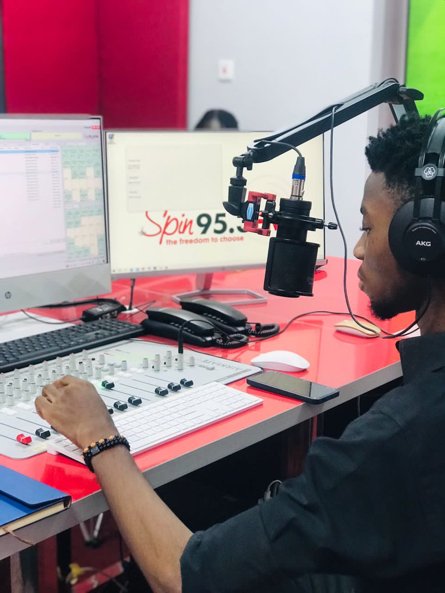 Dosrussell tweet media