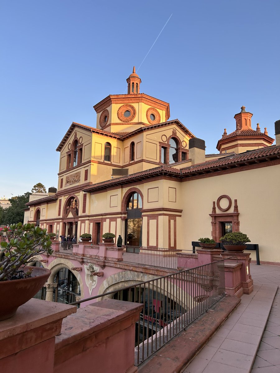 Avui i sempre seguirem omplint els teatres!! Avui toca #Macbeth al <a href="/teatrelliure/">Teatre Lliure</a> <a href="/capbutacabuida/">Cap Butaca Buida</a>