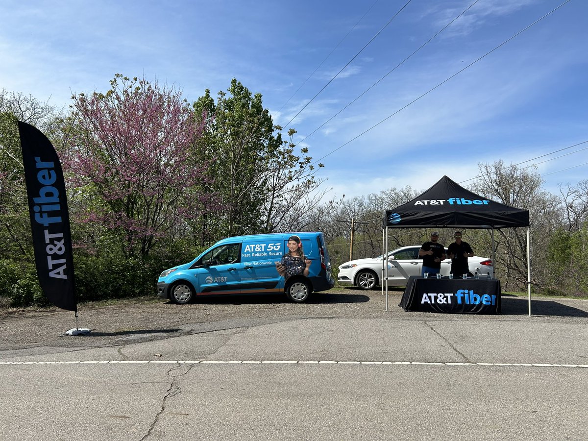 Jared_Bradley9's tweet photo. Out with IHX in Fort Smith converging households on this beautiful day!
#ATTfiber #converged #MPHH #KAMO #WinAsOne #AllinOne #winMOORE #KAMOconvergers @CoachAPacheco @Mairuu3 @MattBoone85 @AlyssaMoore_12 @KAMOkonnects https://t.co/m2GNEEFw7l