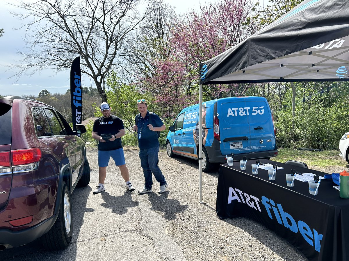 Jared_Bradley9's tweet photo. Out with IHX in Fort Smith converging households on this beautiful day!
#ATTfiber #converged #MPHH #KAMO #WinAsOne #AllinOne #winMOORE #KAMOconvergers @CoachAPacheco @Mairuu3 @MattBoone85 @AlyssaMoore_12 @KAMOkonnects https://t.co/m2GNEEFw7l