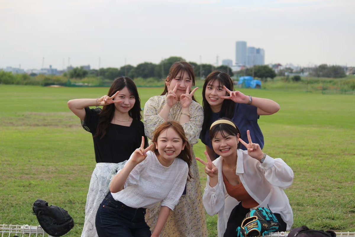 chuyans2024's tweet photo. 【平日練習】
📌曜日:水・金
📌時間:14:00～(休講期間は13:00～)
📌場所:上丸子天神町第二球場(新丸子駅から徒歩)

毎週真剣に野球に取り組んでいます‼️もちろん参加は自由です！
マネージャーもお手伝いや、時にはバッティングも⁇

→新歓グルに入りたい方はDMまで！
#春から慶應 #慶應 https://t.co/ZpzIpGr9RH