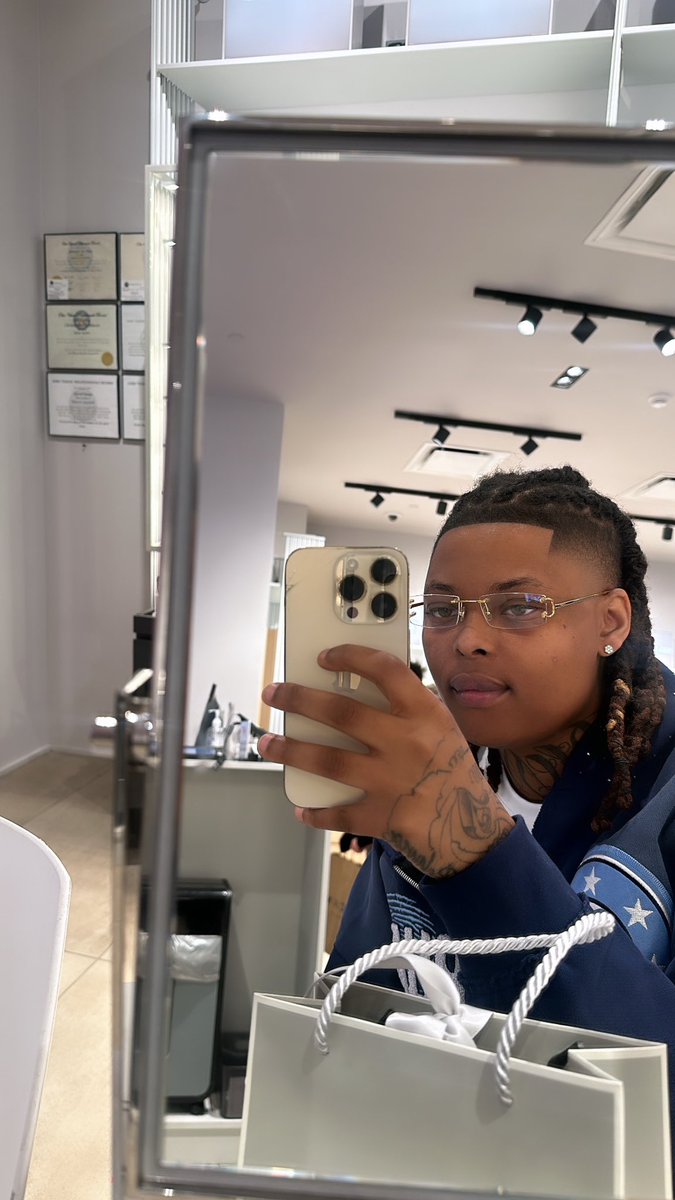 cooliestillcool's tweet photo. Lookin like money 💰 https://t.co/V6zVQ4OkLH
