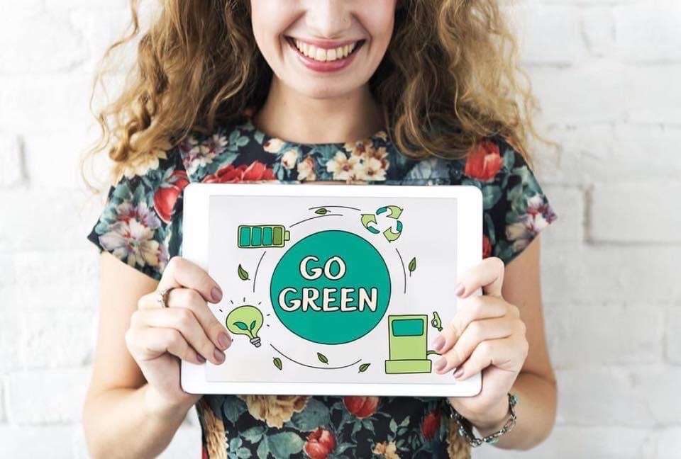 fashiongreenmx's tweet image. Cada pequeño paso cuenta cuando se trata de tomar decisiones de moda sostenibles. Al hacer estos cambios, puede ayudar a reducir el impacto ambiental de su guardarropa y contribuir a una industria de la moda más sostenible.

#ModaResponsable #FGMx 🍃