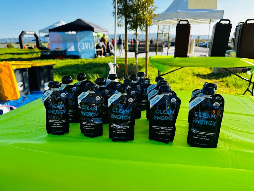 Race day with Clean Energy, the only clean label sports nutrition. The rest is ultra-processed. #cleanlabel #cleanenergy #cleansmoothie #organic #vegan #glutenfree #kosher #performancefuel #sportsnutrition