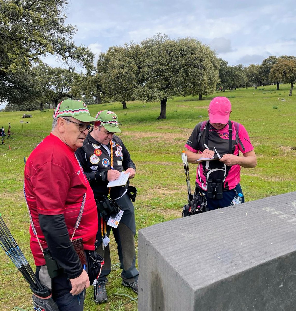 #ArcoCampo24

Los 5 primeros arqueros en cada categoría de la segunda tirada de campo en Calzadilla:

COMPUESTO
Joaquín Vázquez 367
RECURVO
Francho Rufas 343
DESNUDO
Juanjo Ibáñez 308
LONGBOW
Lee Ransdale 291
TRADICIONAL
Agustín Vera 254

Clasificaciones:
ianseo.net/TourData/2024/…