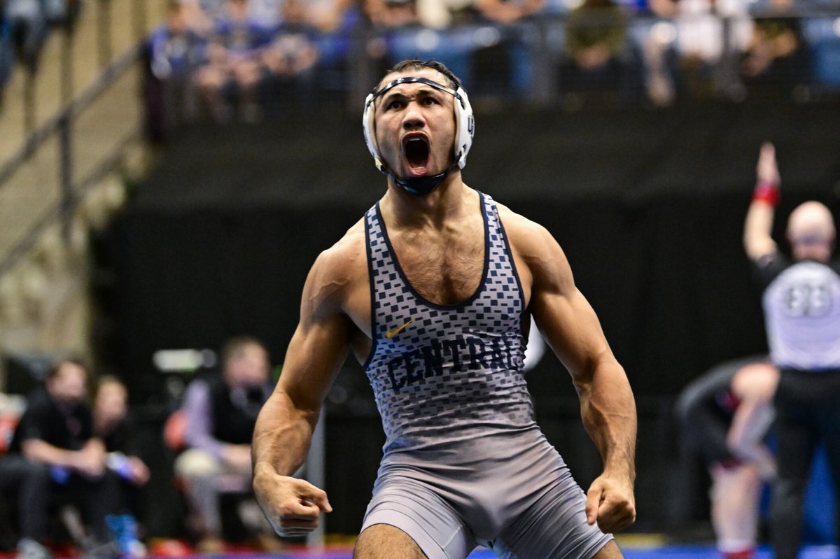 UCO Bronchos tweet media