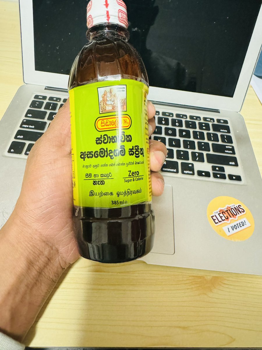 KusalaAS's tweet photo. ලෝකෙ කොහේ හිටියත් අම්මා මොනවාහරි එවනවනම් ඒ ලිස්ට් එකෙ වෙදමහත්තයාගෙ බඩු වරදින්නෙ නෑ😌😌
#الهلال_ضمك #oxf #latepost https://t.co/h3pvMRlYCV