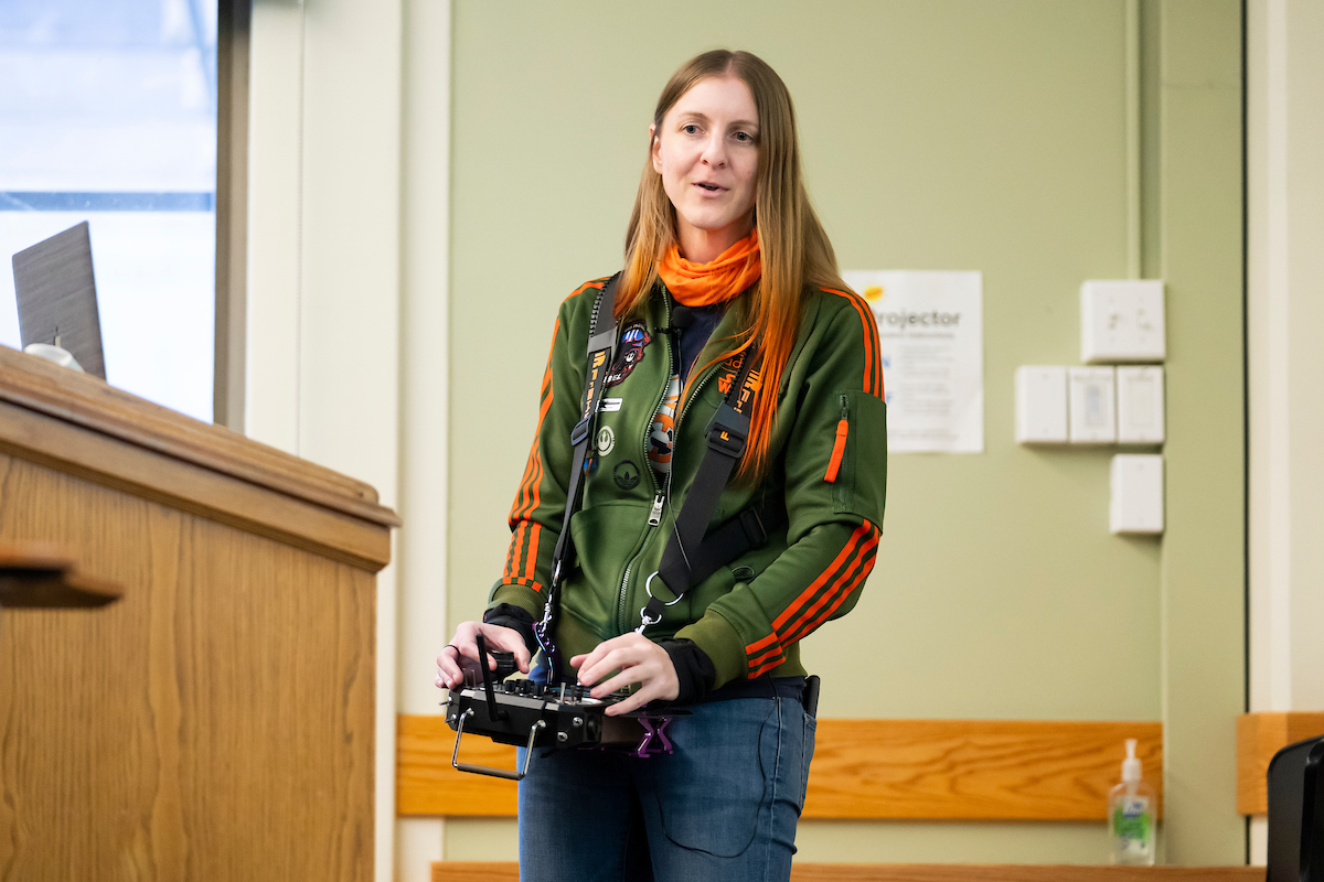 Here’s a glimpse of the BB-8 build that took over Etcheverry on Tuesday! 

<a href="/BerkeleyME/">Berkeley Mechanical Engineering</a> professor <a href="/OliverMOReilly/">Oliver O'Reilly</a> and Ph.D. student Theresa Honein hosted a guest lecture by Psy DeLacy and Chris Stroud, who delved into the hardware and character design of the Star Wars robot.