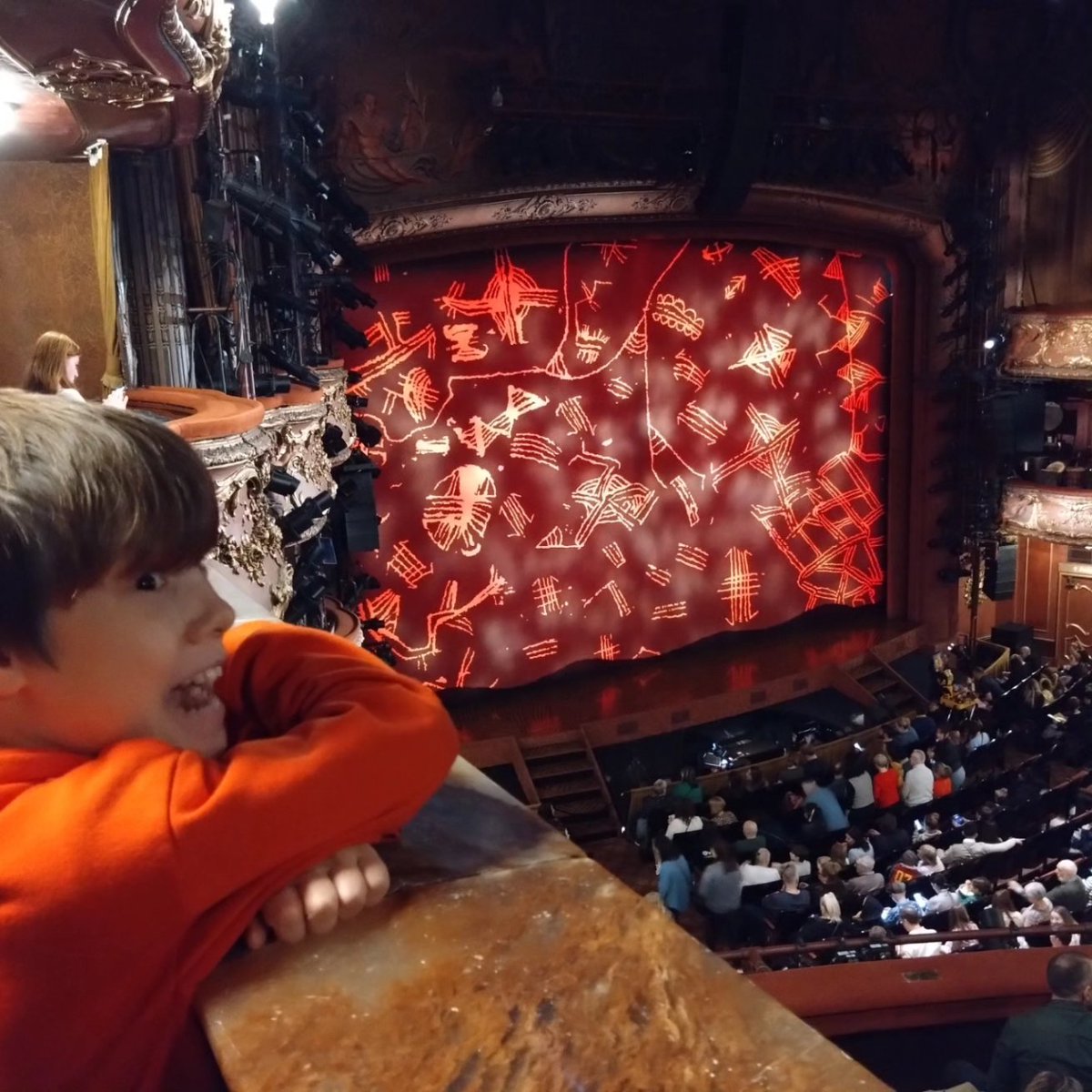 Weezleuk's tweet photo. Fantastic day at the theatre. #FamilyFun #lionkingmusical https://t.co/UZLO94Nb52