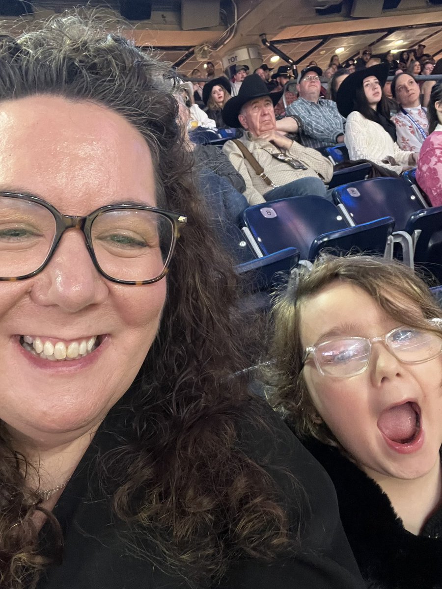 Brendabing's tweet image. Having a bucking great time at the #RODEOHOUSTON