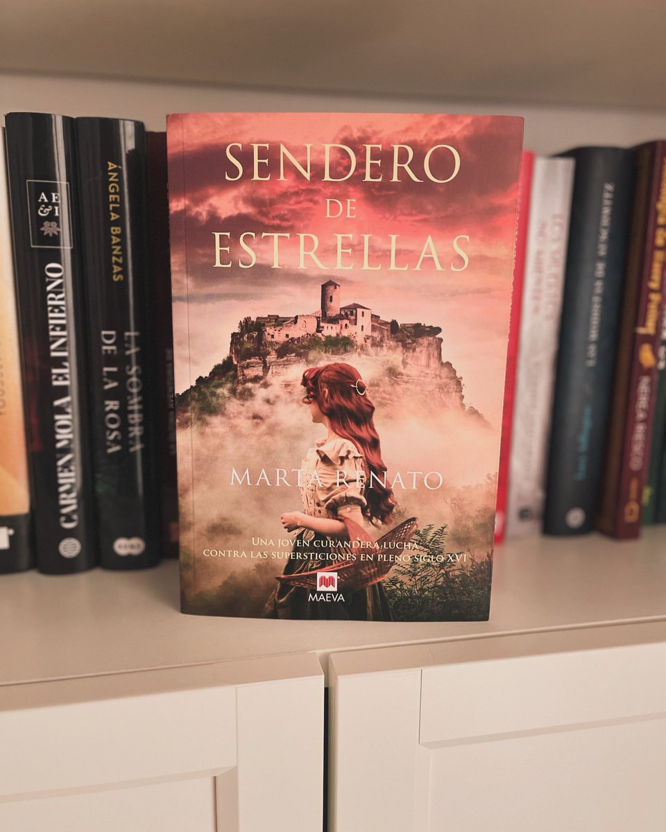 Recién llegada a casa esta #novedadeditorial de #martarenato y <a href="/MaevaEdiciones/">Ediciones Maeva</a> que no puede prometer más 🥰☺️