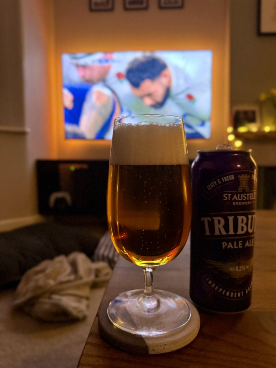 TMM_Stiffo's tweet photo. Consider my nails bitten… @StAustellBrew Tribute helping significantly! Come on boys… second half and all to play for now… #SixNations https://t.co/N6LYiIKrUj
